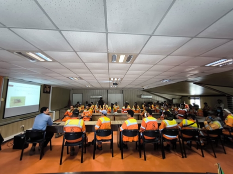 کارگاه آموزشی راه‌های پیشگیری از پشه آئدس و تب دنگی ویژه پاکبانان منطقه 4 برگزار شد